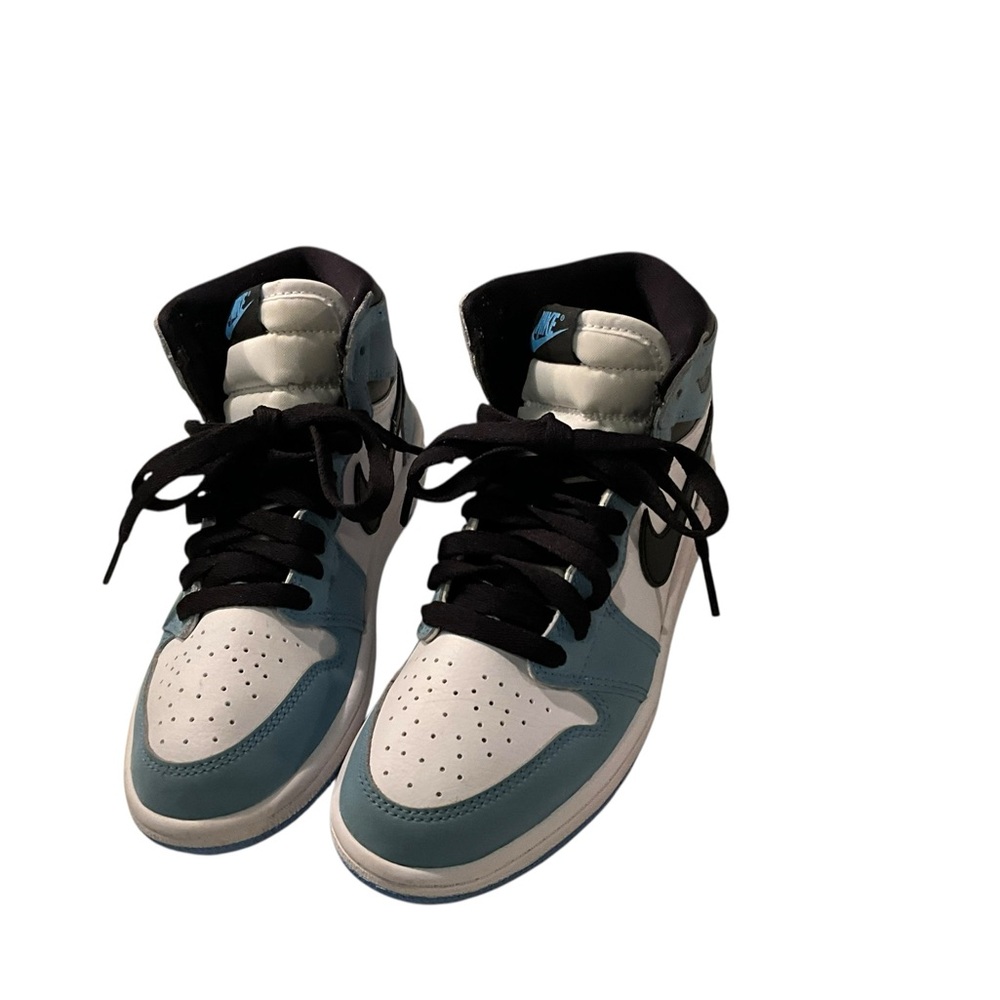 Youth Nike Air Jordan 1 Retro High OG “University Blue” Sneakers Size 2.5